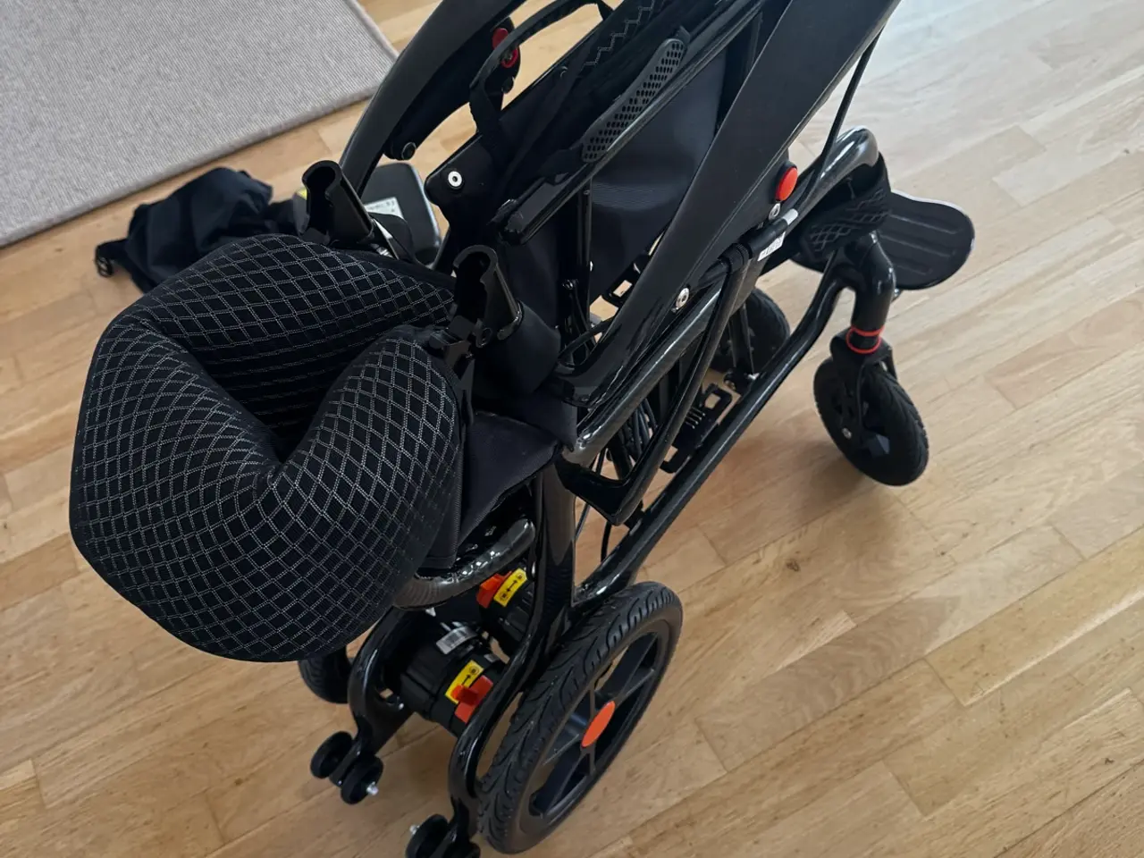 Billede 5 - El kørestol lav vægt og ekstra batteri