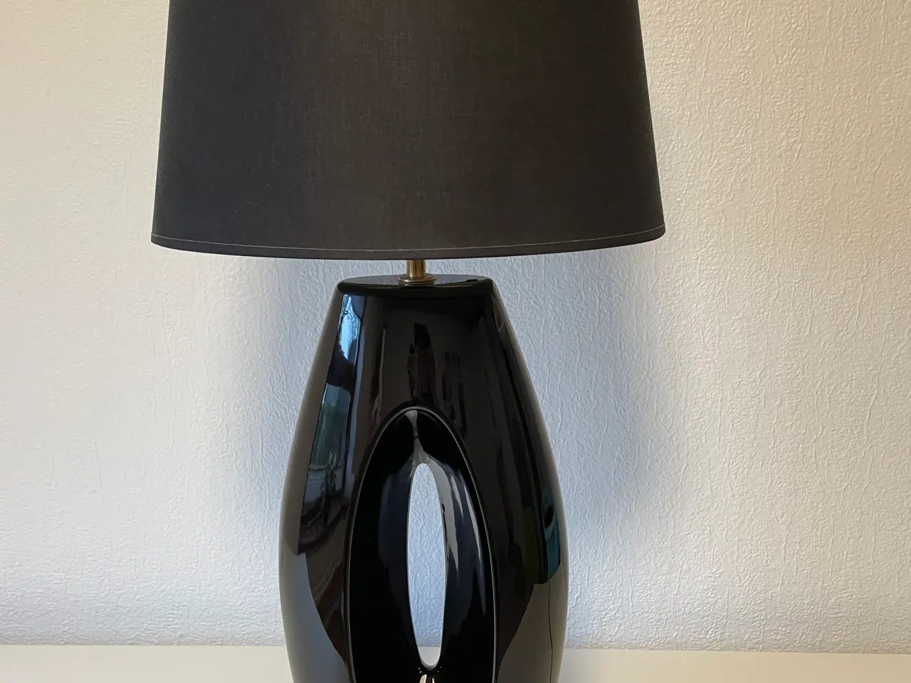 Billede 1 - Sort bordlampe Hole