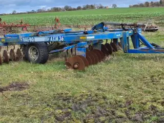 Dalbo AXM 36