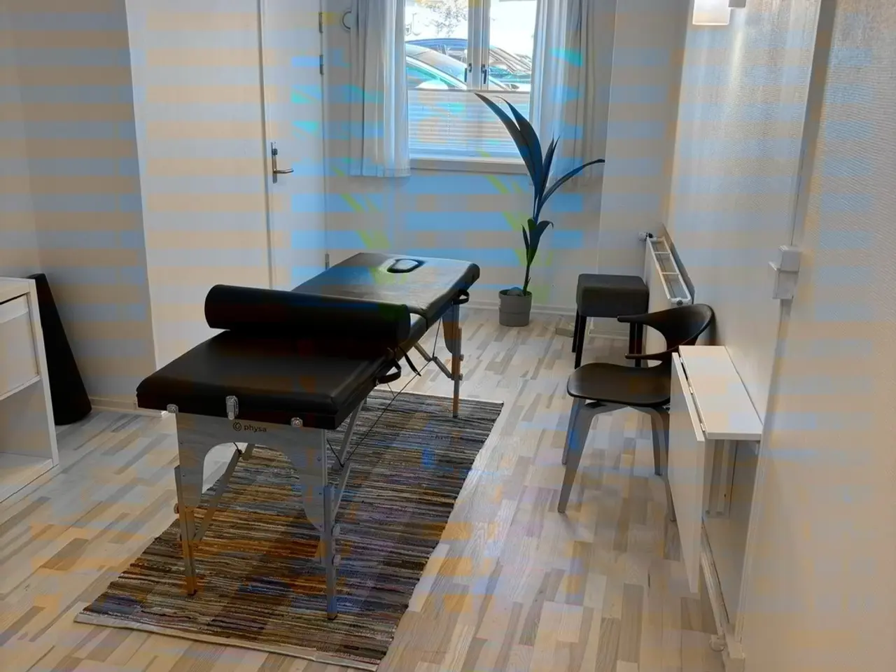 Billede 3 - Lyse kliniklokaler med plads til både samtaler og behandling