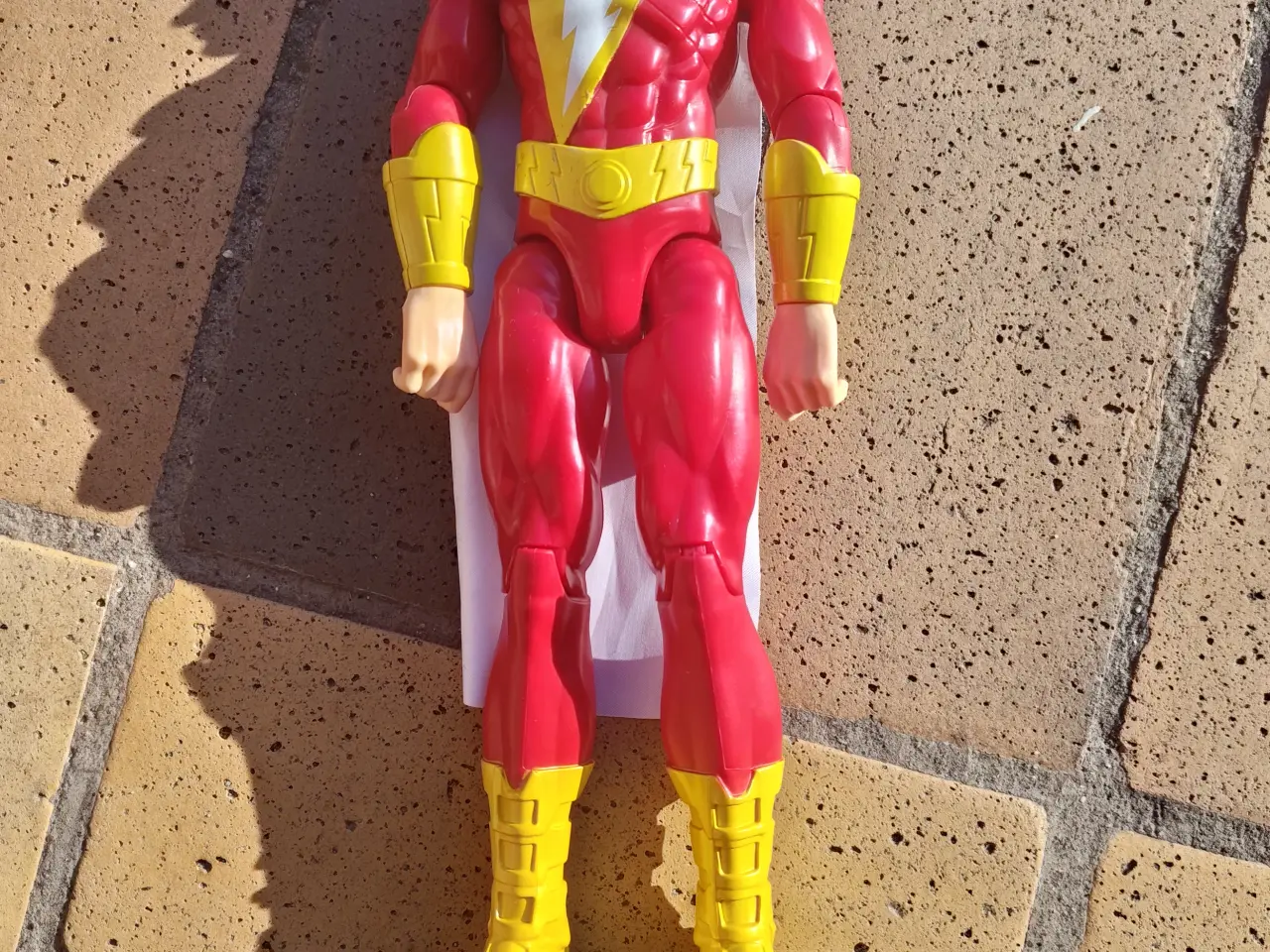 Billede 1 - TM & DC Comics Shazam Figur ca.30cm