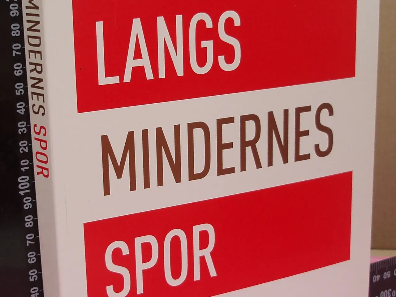 Billede 1 - TOG; Langs Mindernes Spor af Anders Madsen