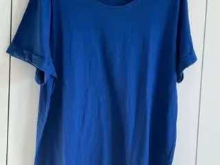 Blå t-shirt fra Only Carmakoma
