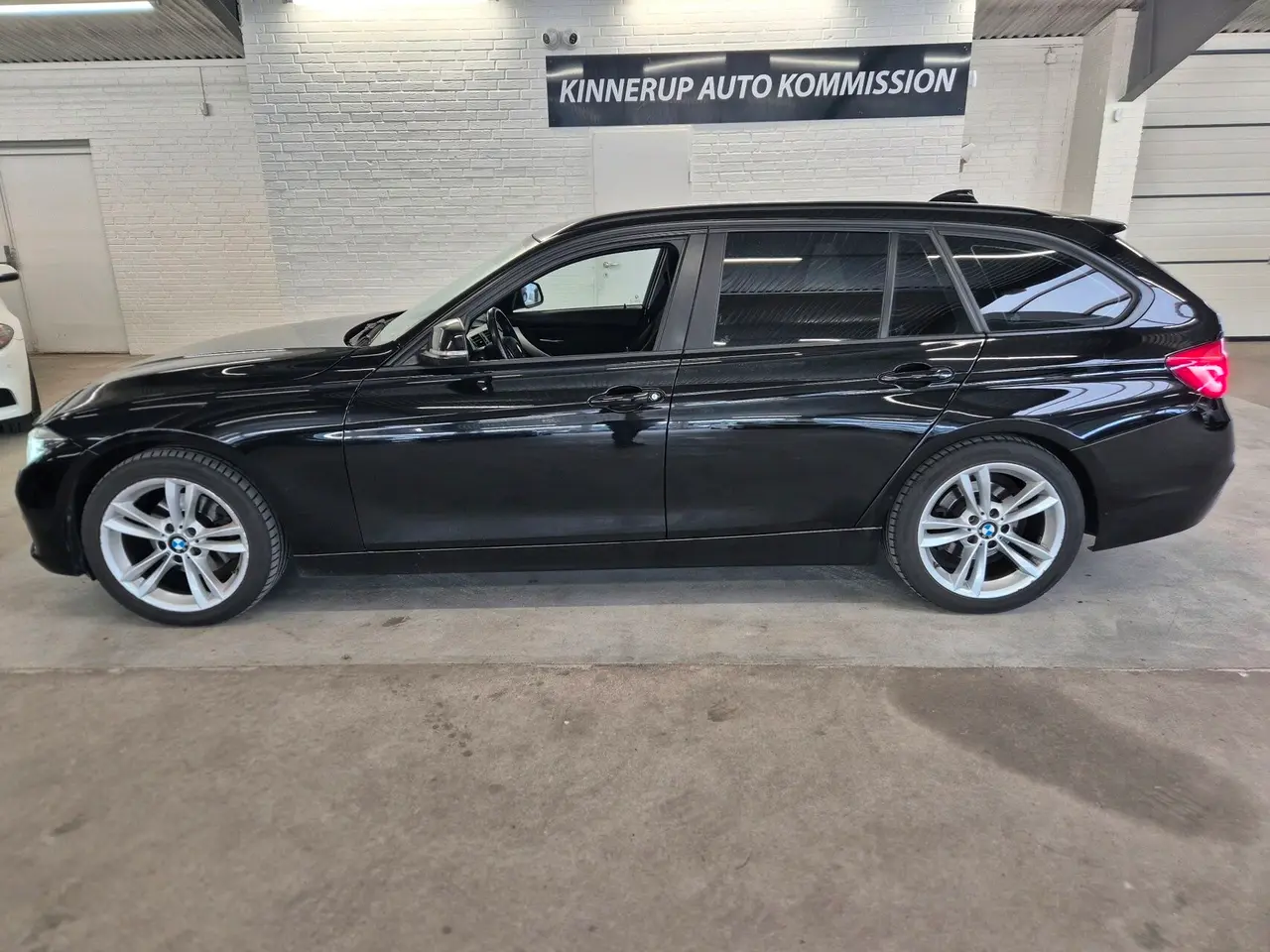 Billede 2 - BMW 320d Touring 2,0 D Steptronic 190HK Stc 8g Aut.