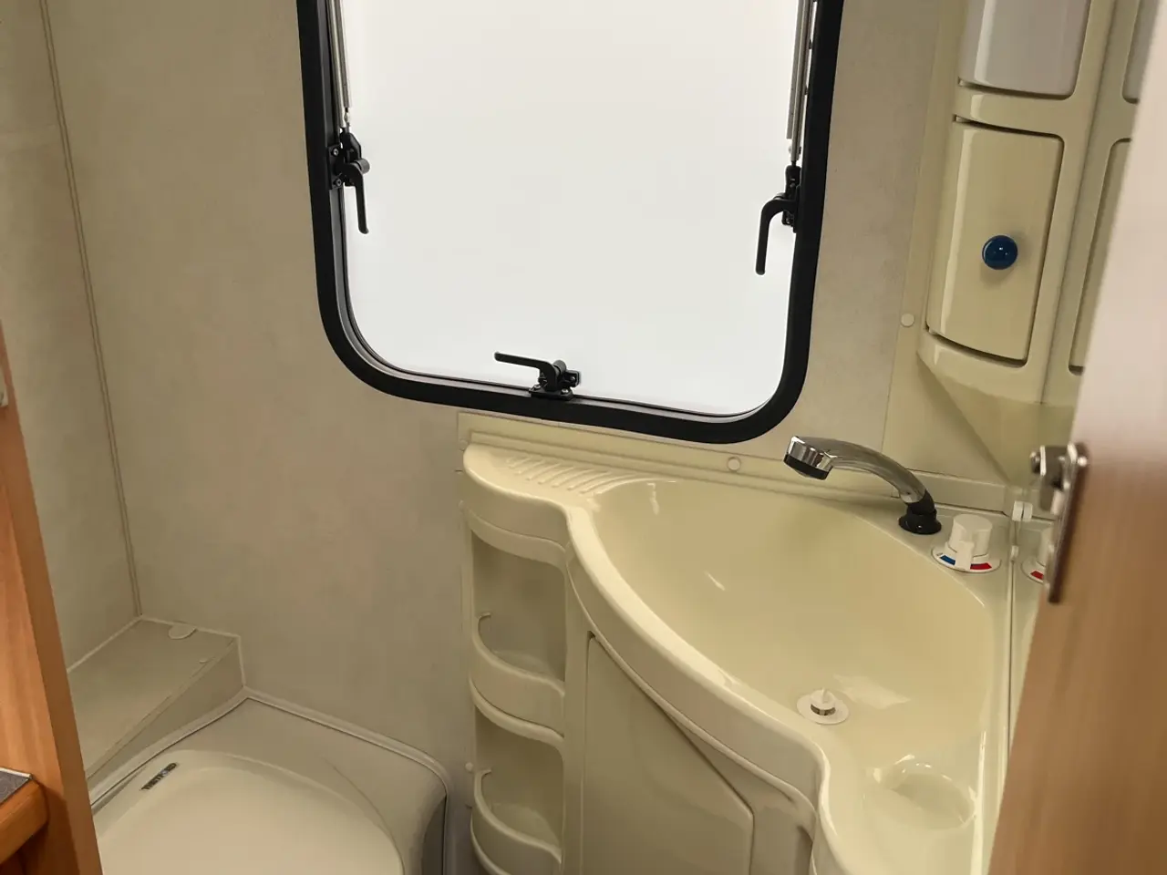 Billede 11 - 2005 Adria Adora 462 PH