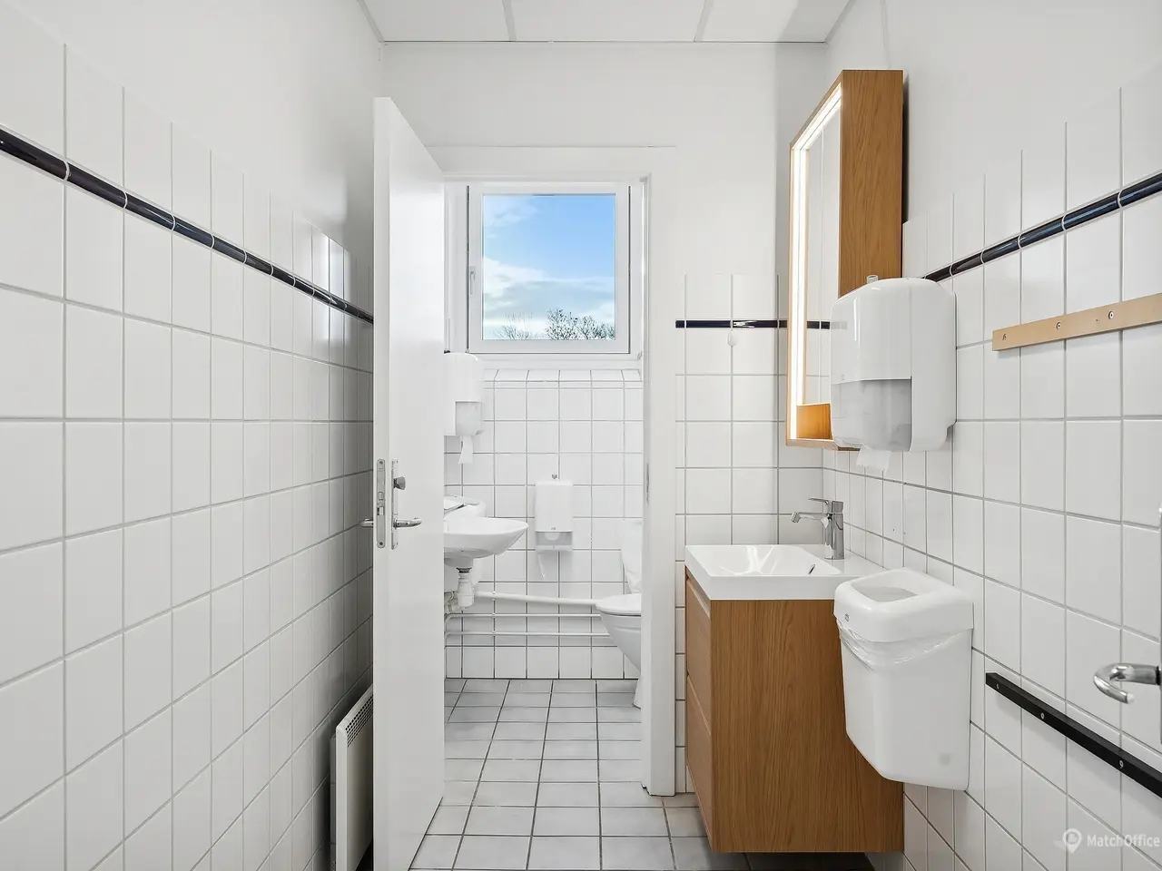 Billede 5 - Sammenlagt kontor med lagerfaciliteter