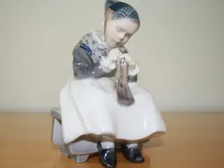 Amagerpige, figur fra Royal Copenhagen