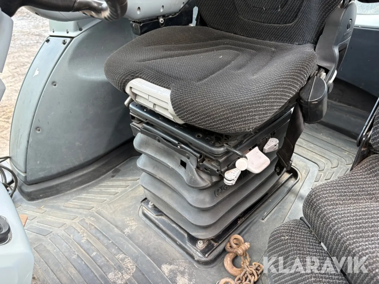Billede 11 - Traktor Valtra T194 med frontlæsser