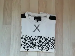 T-shirt str. 152