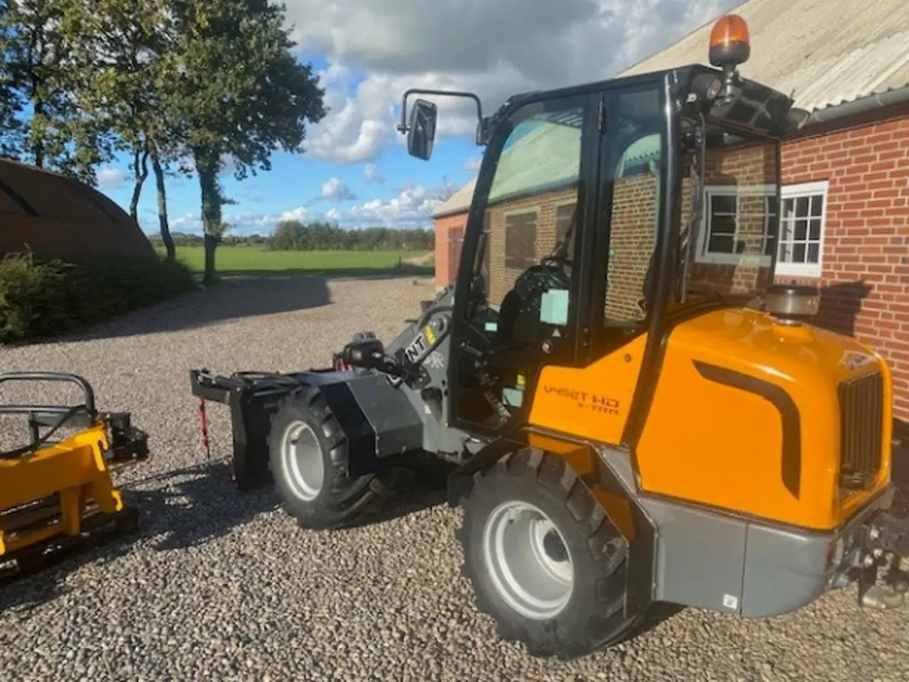 Billede 2 - Giant 452HD Ekstra med kabine