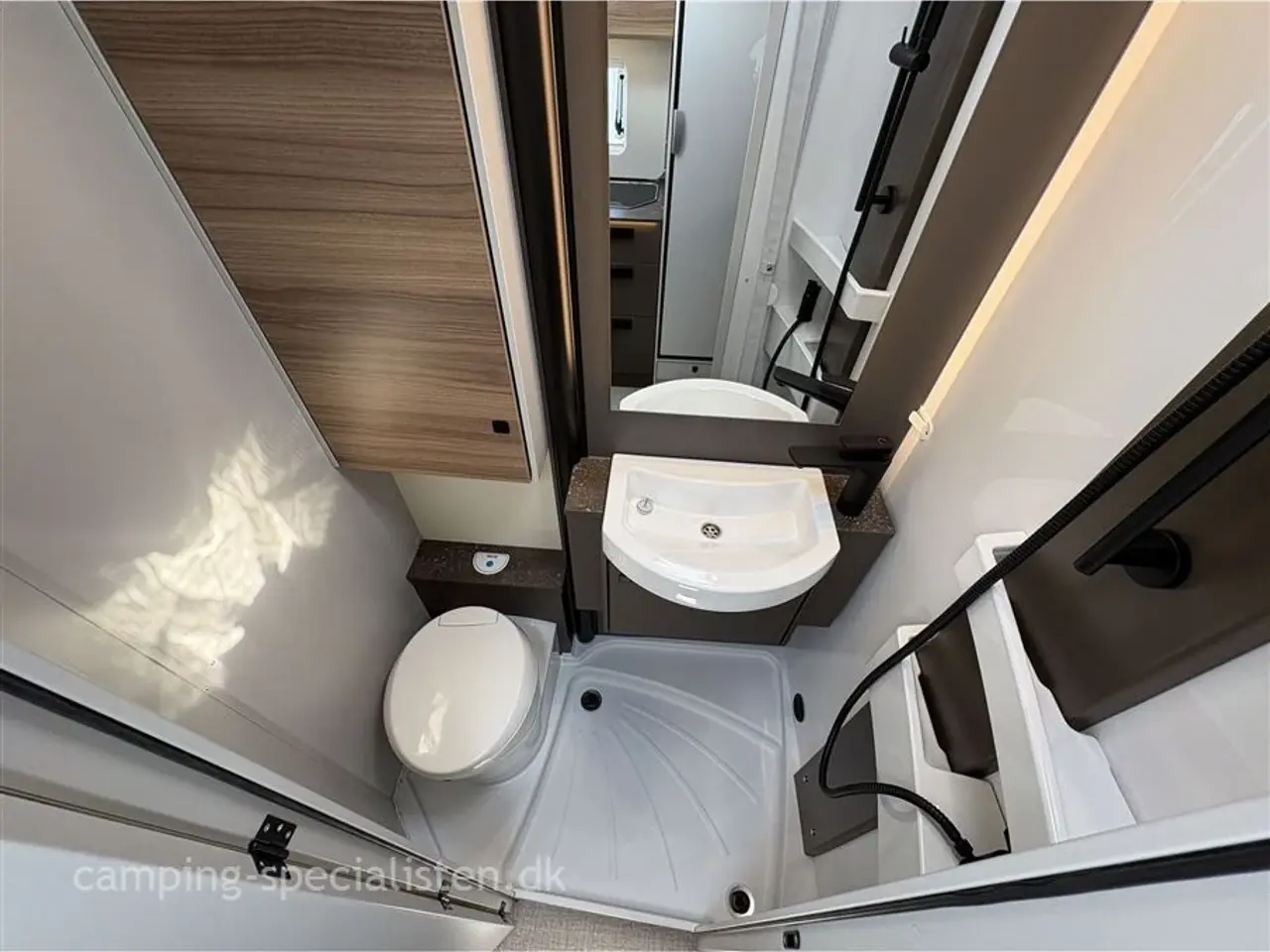 Billede 18 - 2026 - Bürstner B66 TD 690   NYHED! Bürstner B66 TD 690 2026 kampagnemodel - Kan ses nu hos Camping-Specialisten.dk