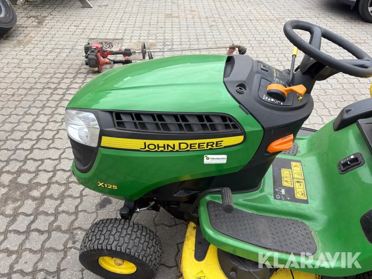 Billede 11 - Græsslåmaskine John Deere X125 tractor