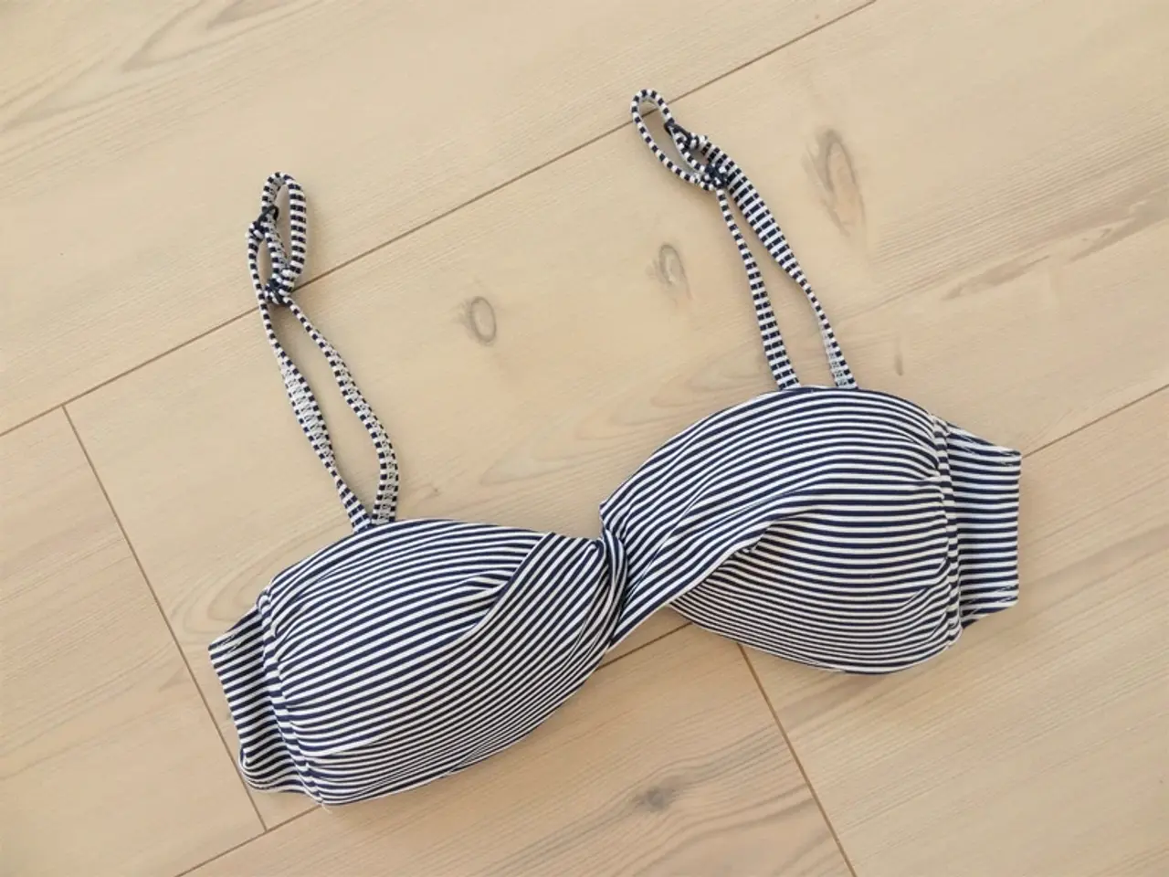 Billede 1 - Bikini top, Badetøj, Overdel, Str. XS