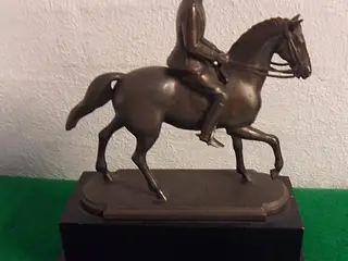 Bronze statuette af Kong Christian