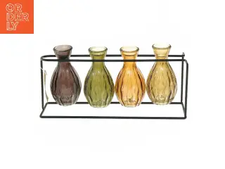 Sæt med farvede glasvaser i metalstativ fra Det Gamle Apotek (str. 27,5x8x13 cm)