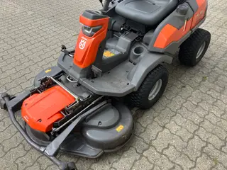 Husqvarna R 420 AWD årg 2022