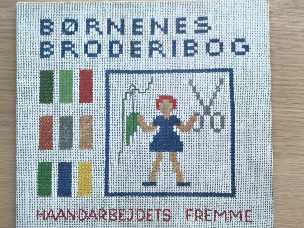Billede 1 - Børnenes Broderibog - Haandarbejdets Fremme
