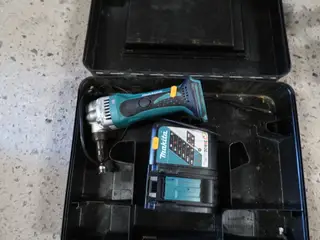 Akku håndværktøj MAKITA DJN161 med lader