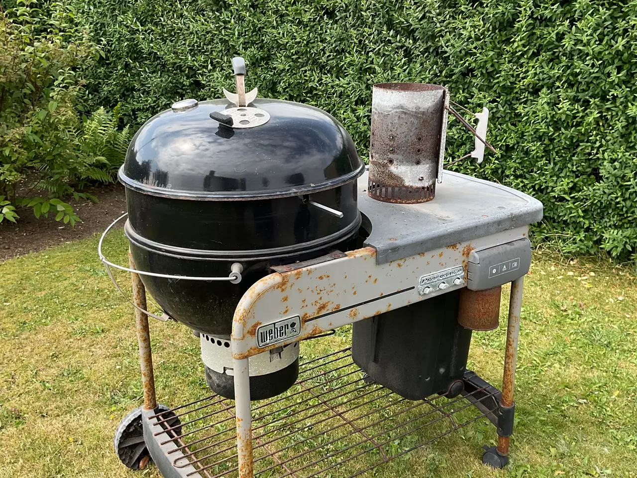 Billede 1 - 57cm Weber kul grill med Weber ROTISSERI