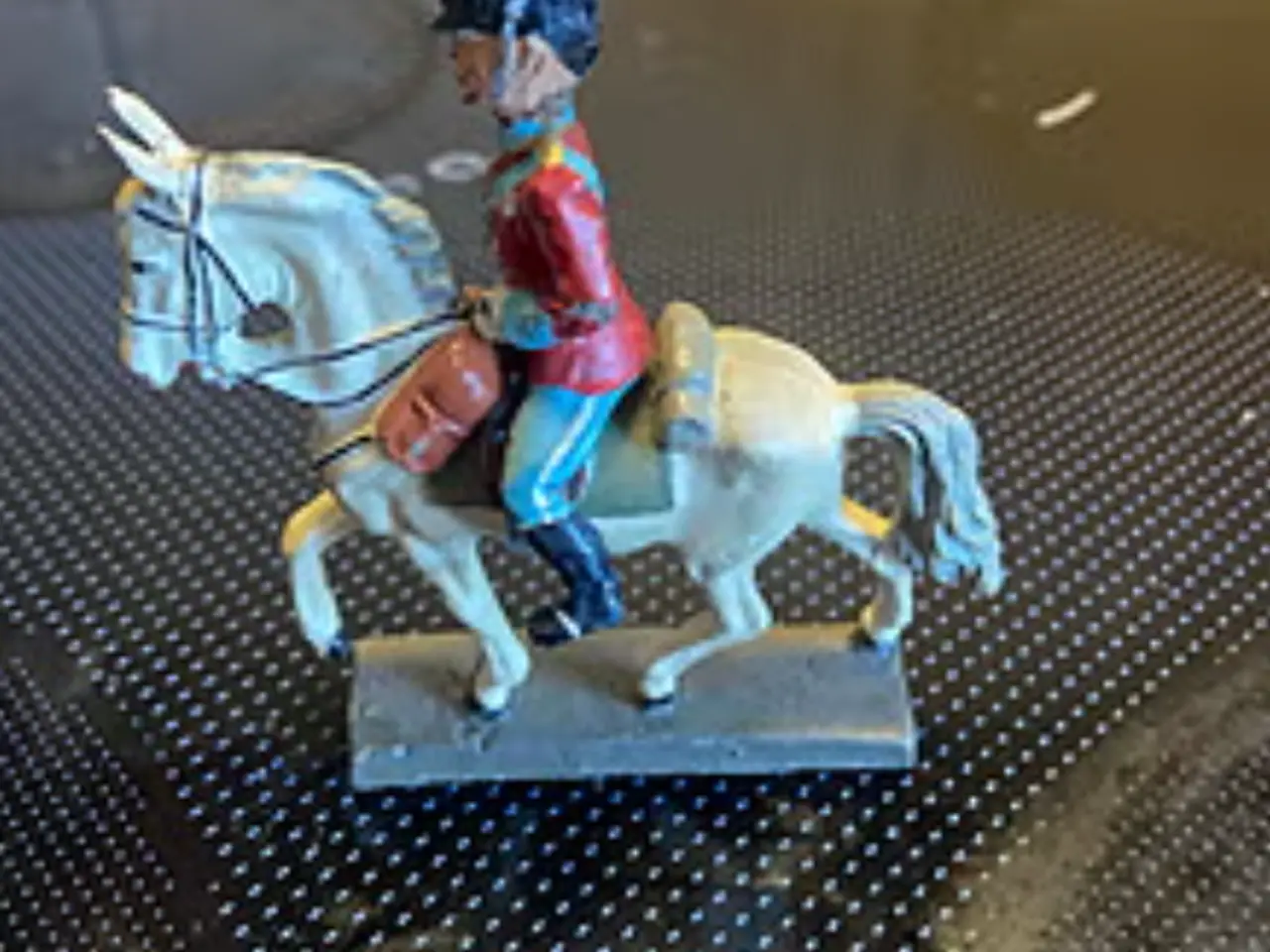 Billede 1 - Kong Chr X. til hest