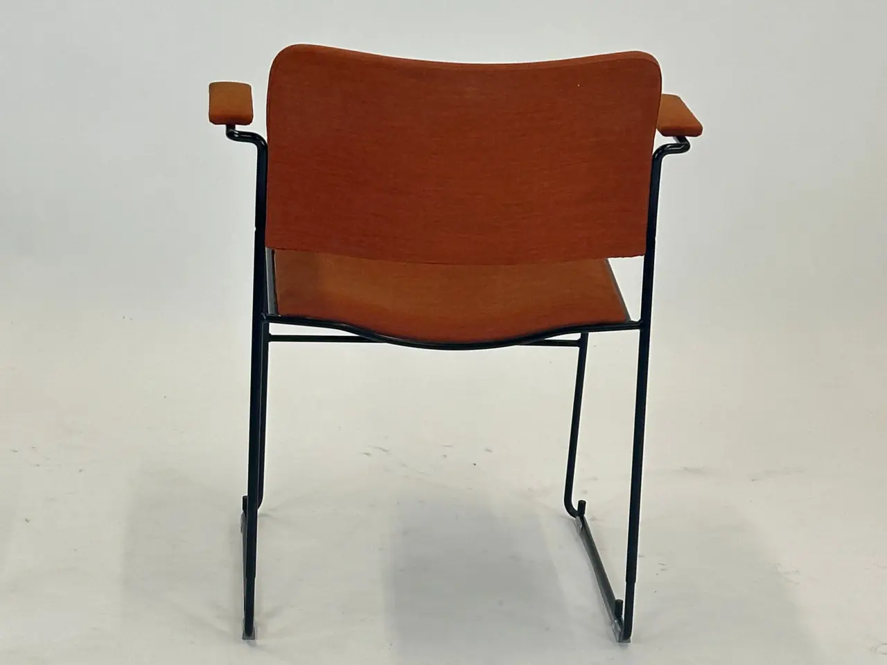 Billede 5 - HOWE 40/4 Stol – Orange med Sort Stel