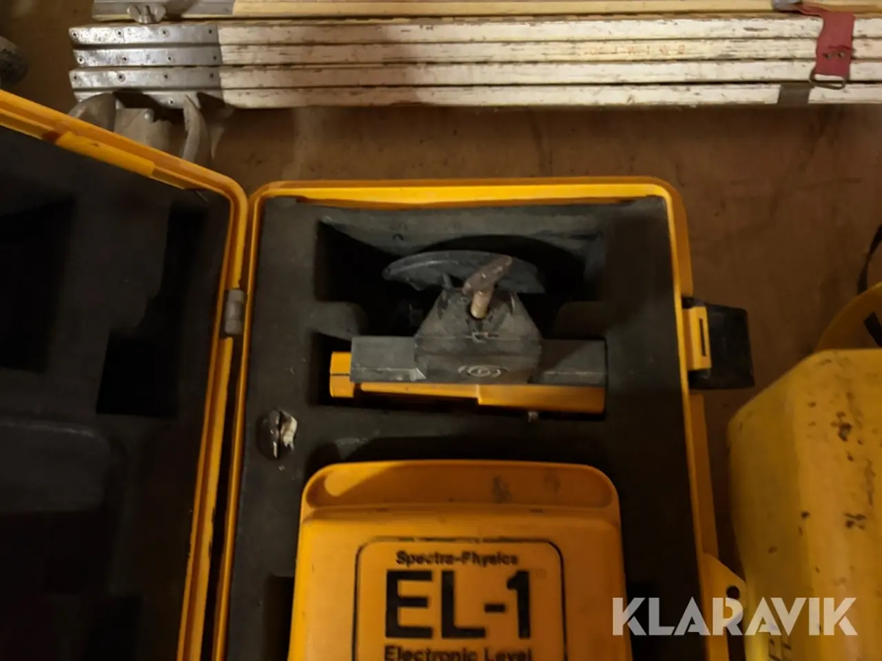 Billede 8 - Blandet lot af måleudstyr og stativer og save