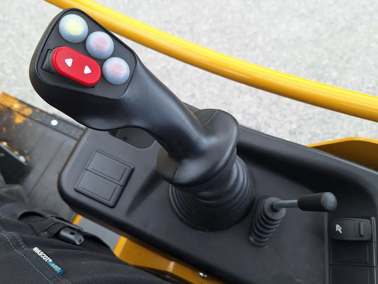 Billede 16 - Eurotrac W12S mellem tårn