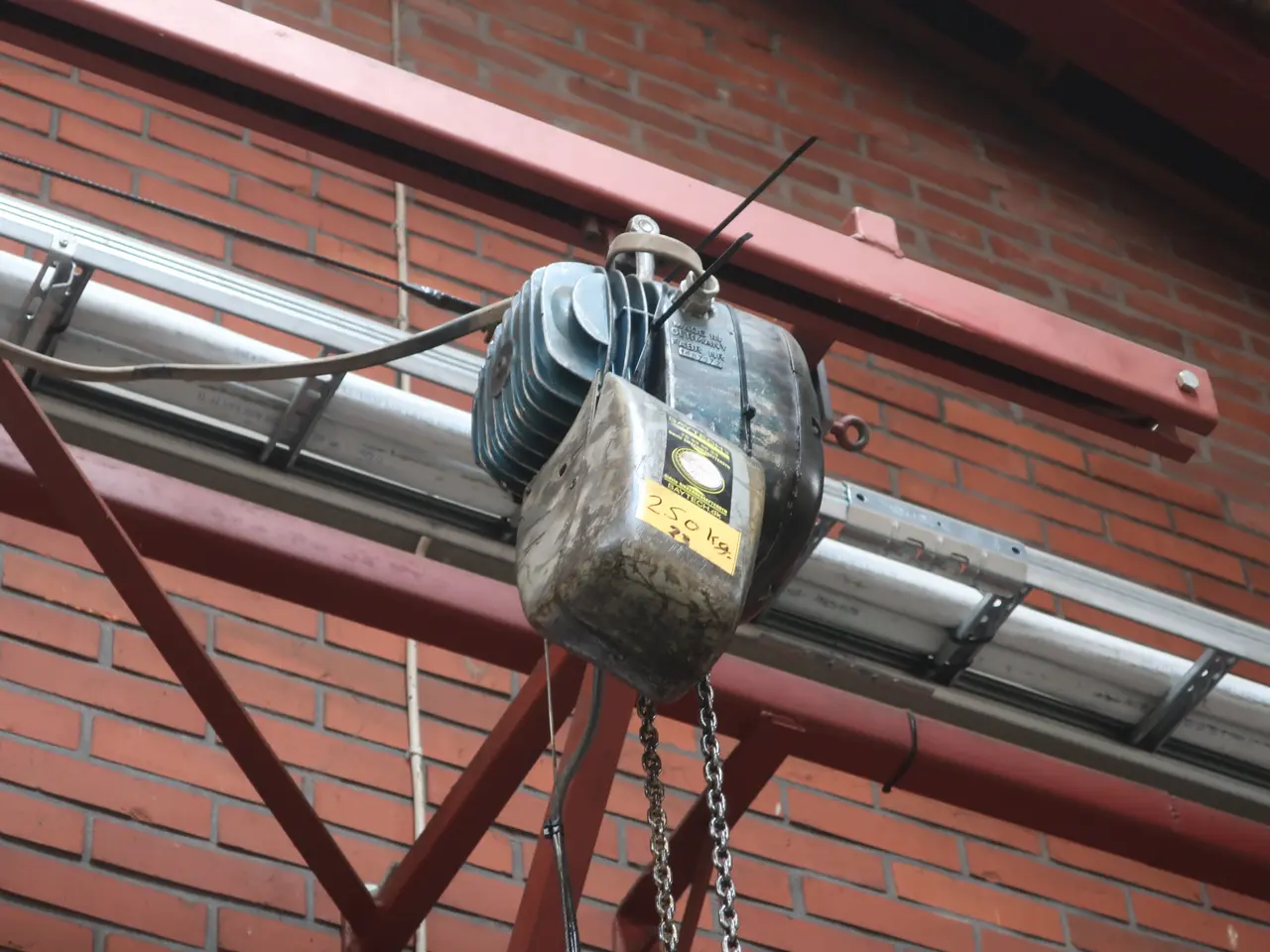 Billede 3 - El. kædetalje på skinne 250 kg.