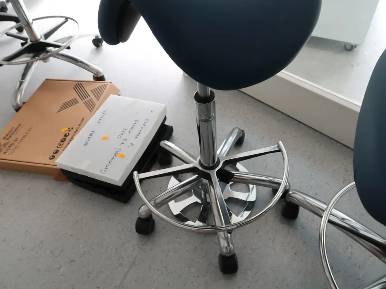 Billede 3 - Laboratoriestol VELA MEDICAL CHAIRS