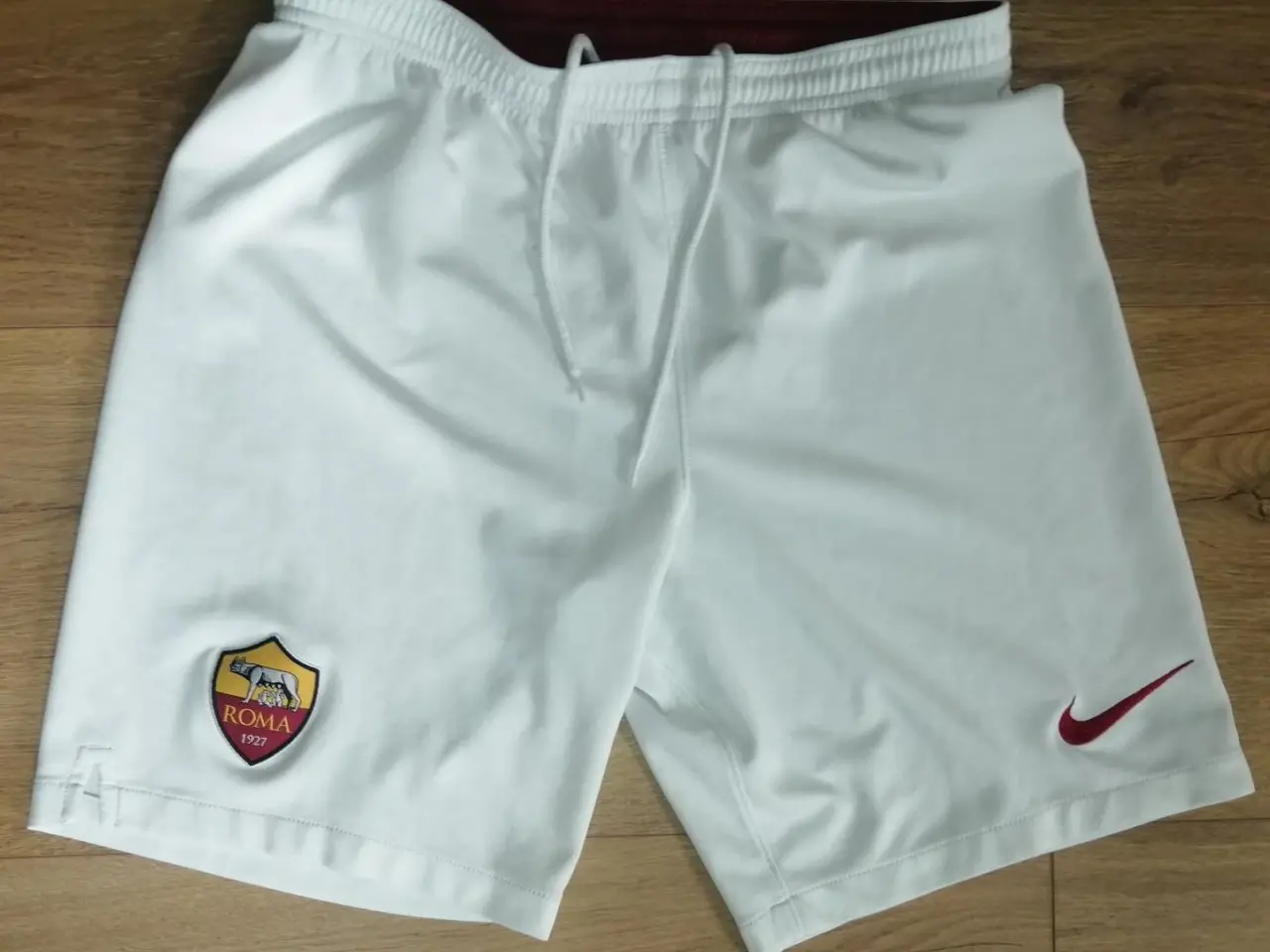 Billede 5 - A.S. ROMA SHORTS, STR. S, I FLOT STAND