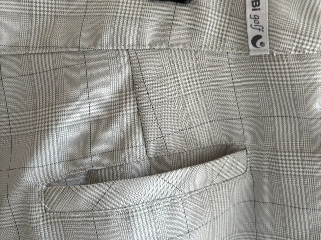 Billede 3 - Golfshorts/nederdel str. 40