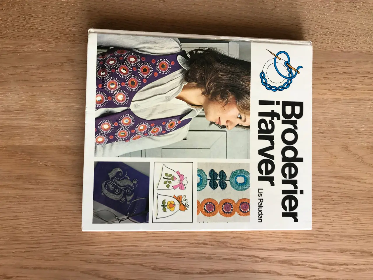Billede 1 - Broderier i farver  af Lis Paludan