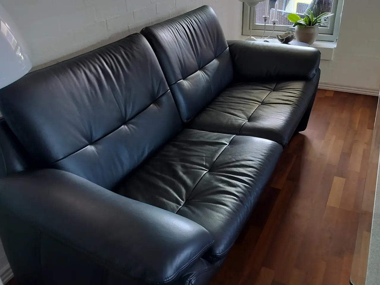 Billede 2 - Sort læder sofa