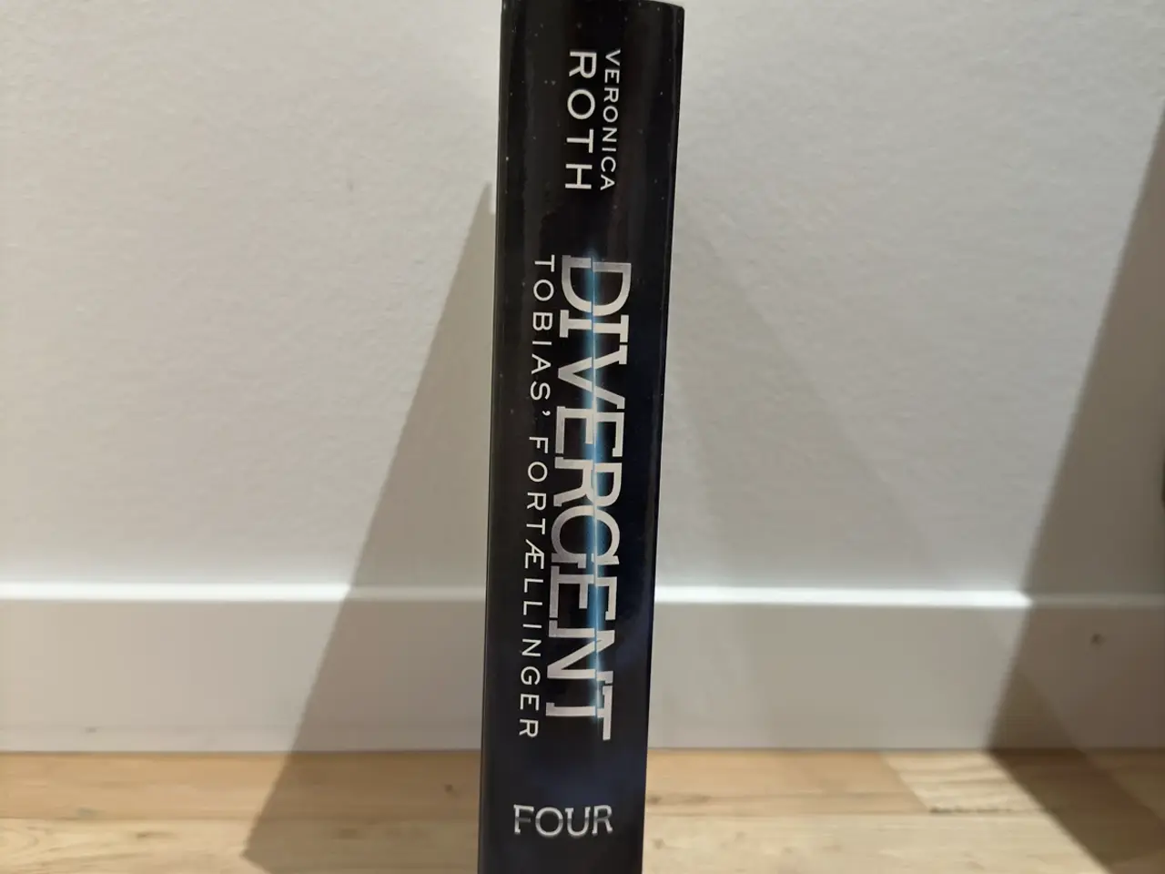 Billede 12 - Divergent bog serie
