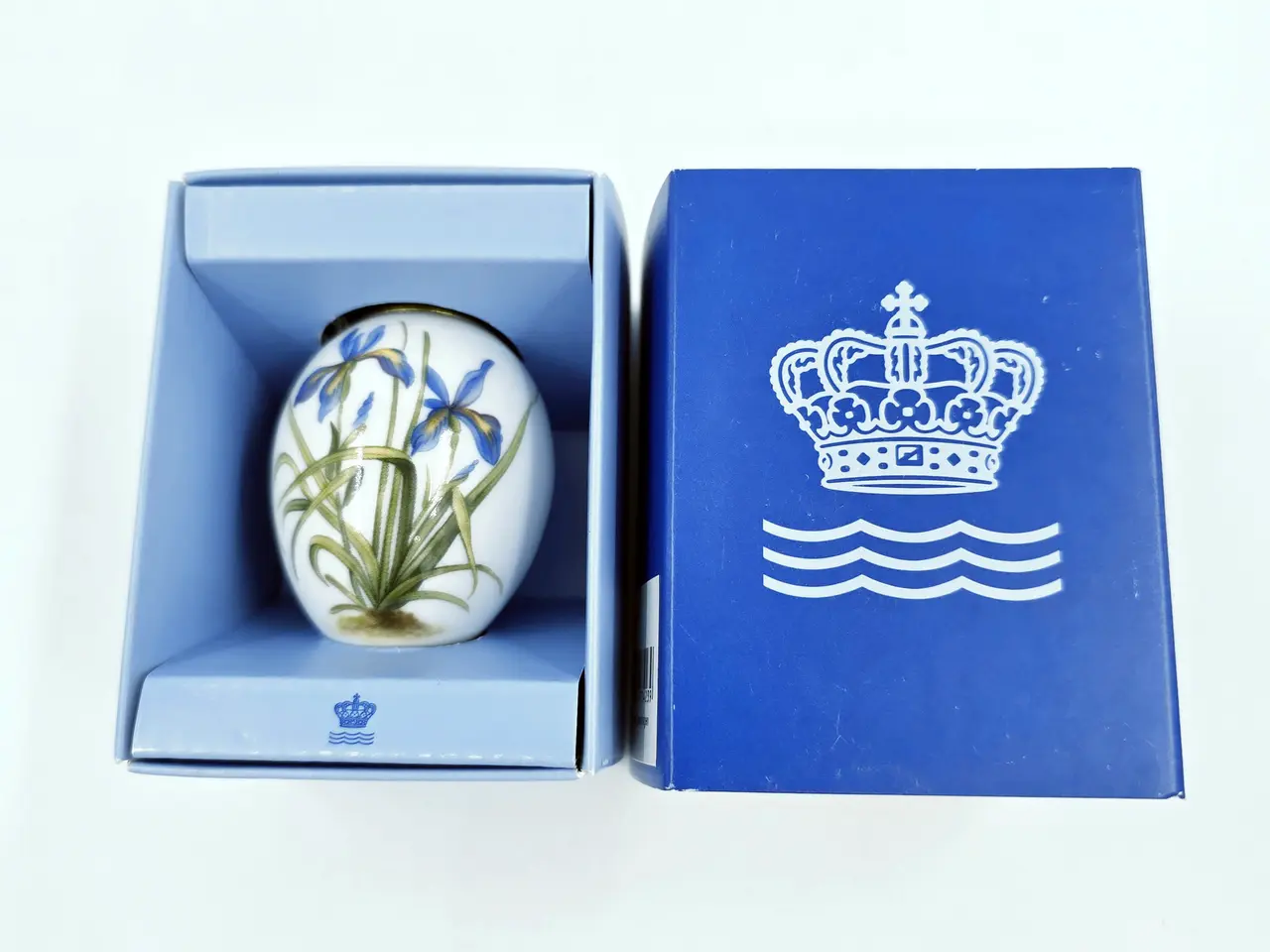 Billede 1 - Royal Copenhagen Påskeæg Iris 2020. Sortering 1