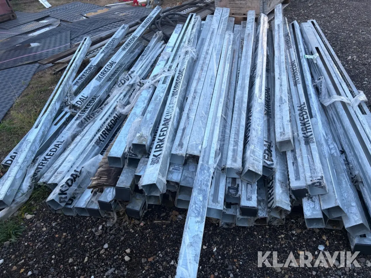 Billede 5 - Hegnsstolper Kirkedal - 55 styks