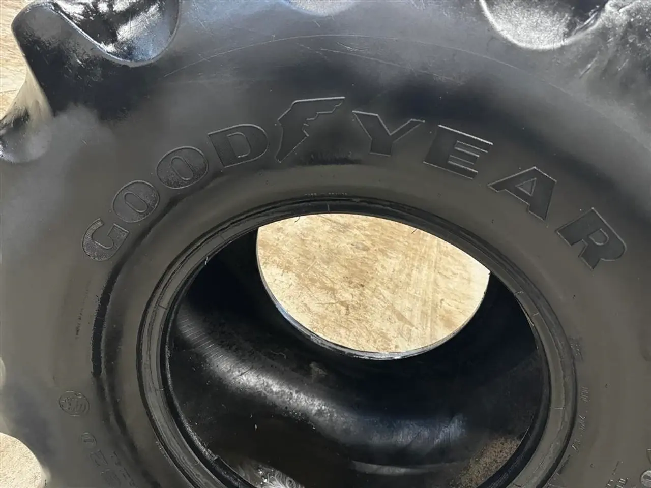 Billede 3 - Goodyear 750/65R26