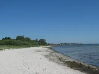 Byggegrund Spodsbjerg By tæt ved sandstrand