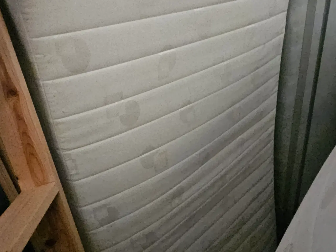 Billede 16 - Alt gives væk samlet! Elevationsseng, sofa,