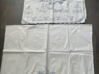Gammelt broderi flere køkkenstykke