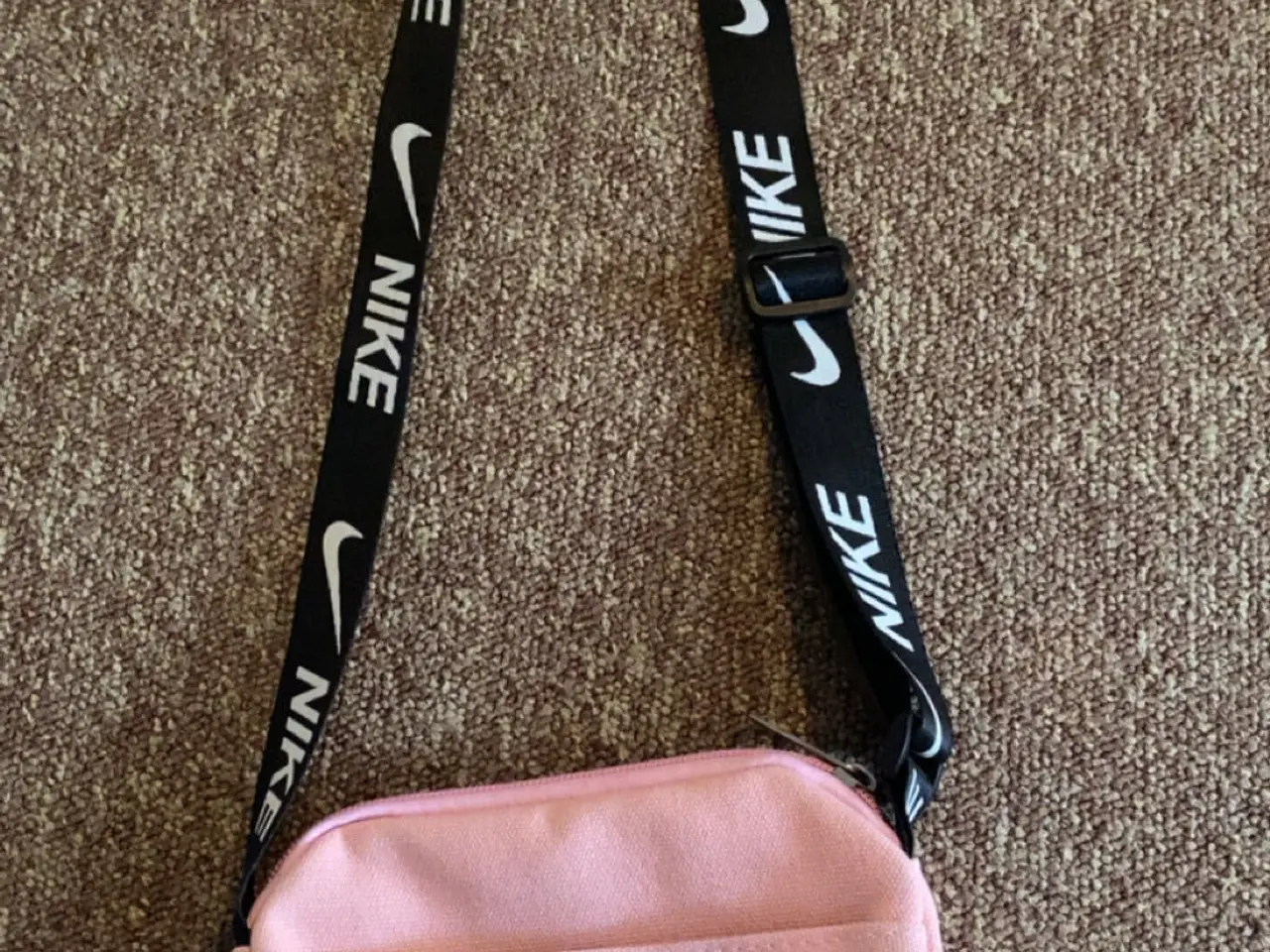 Billede 3 - Lyserød Nike skuldertaske / crossbody taske