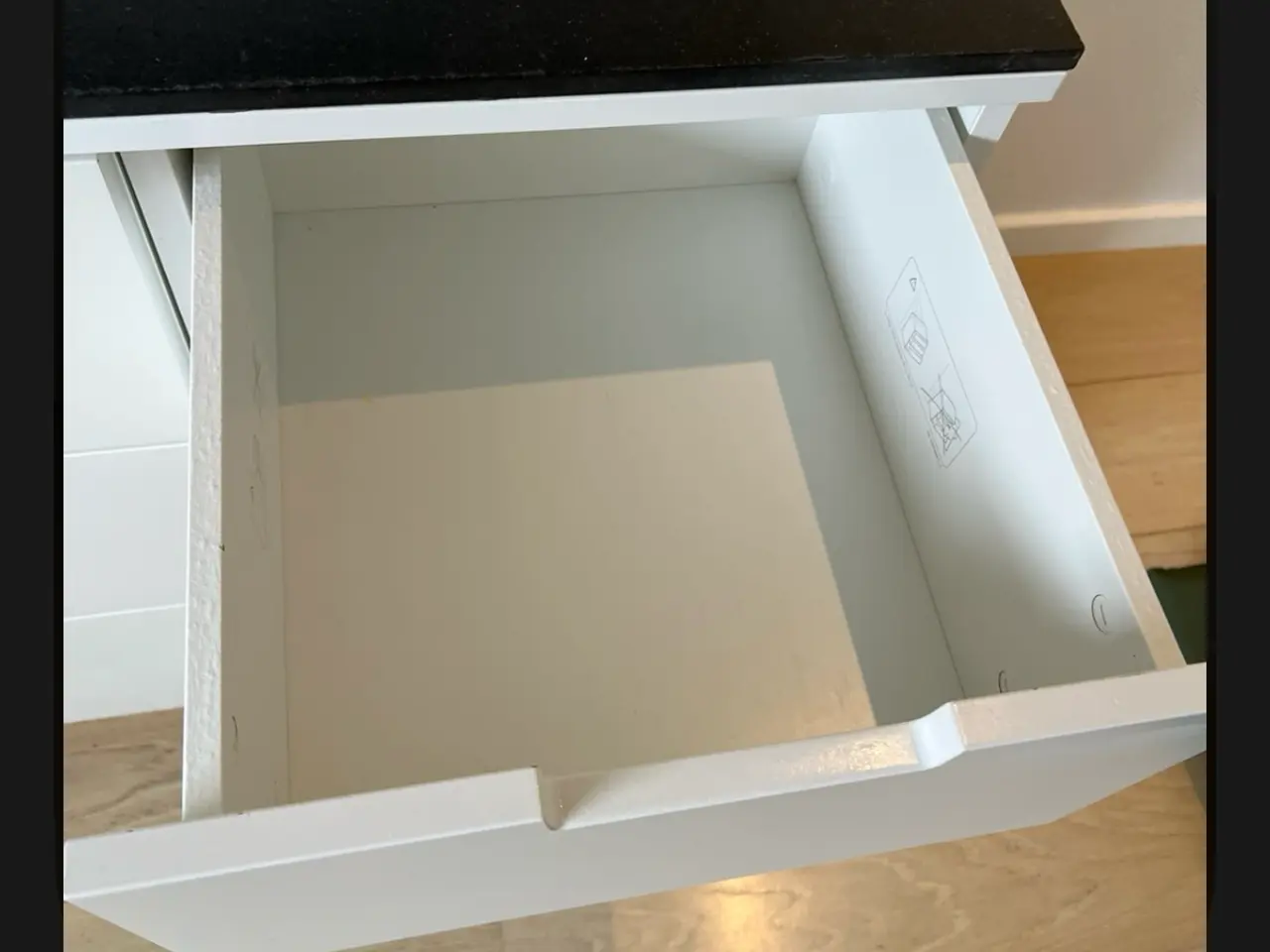 Billede 4 - Robust kommode fra IKEA
