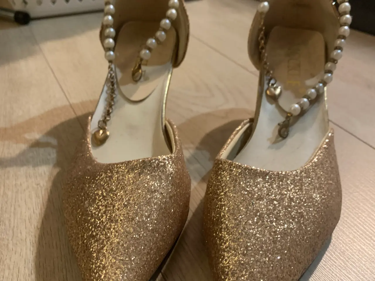Billede 1 - Nye Guild Glitter sko med ikke for høj hæl 