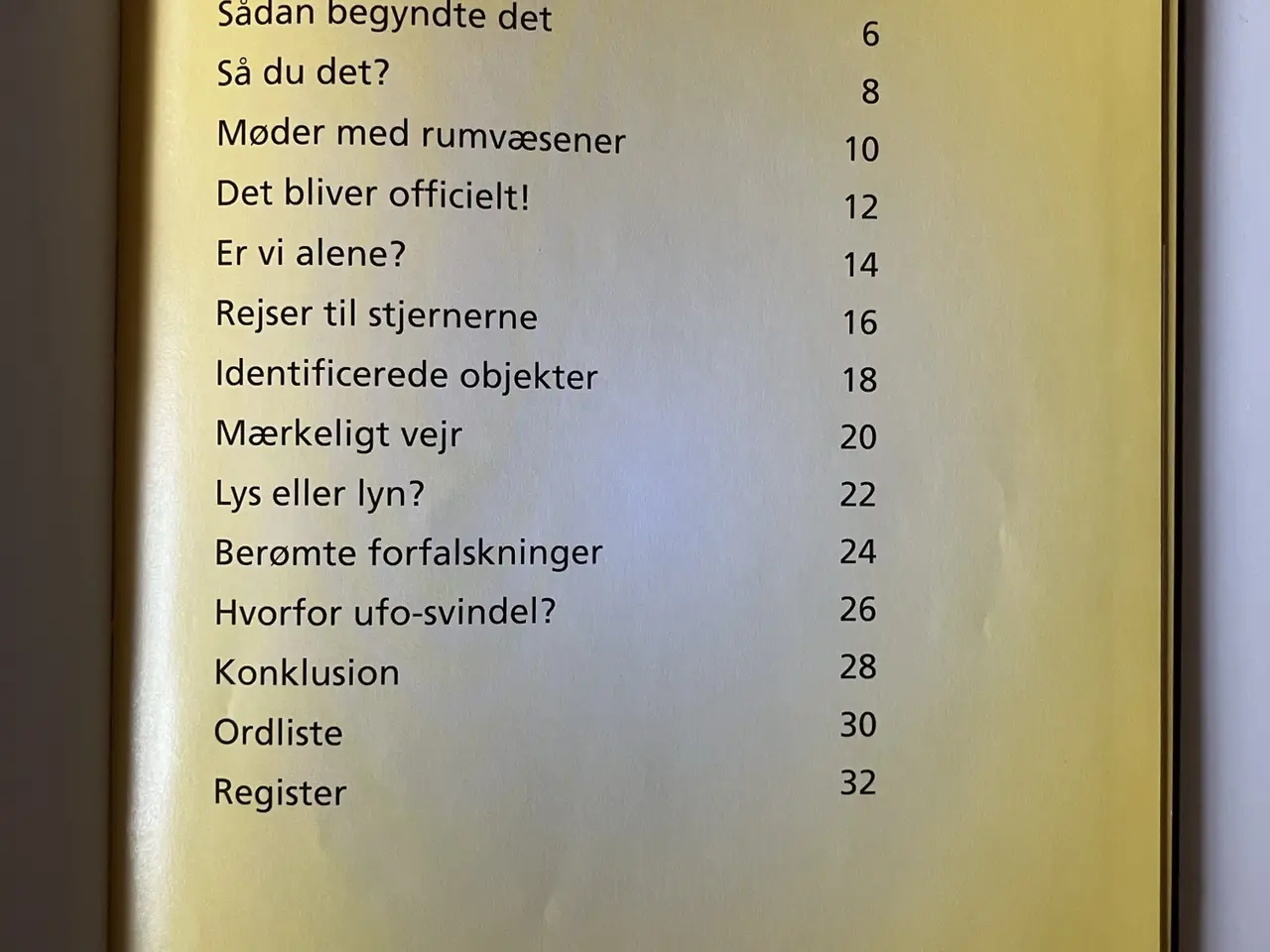 Billede 7 - Mysteriet om UFOerne. Af Chris Oxlade