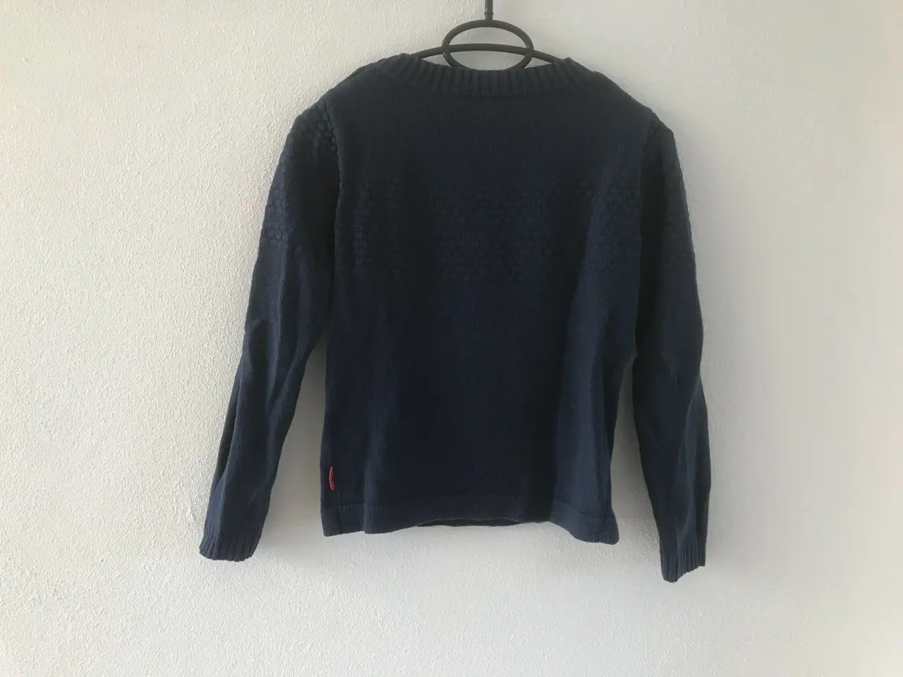Billede 2 - Strikketrøje str.7/8 år