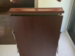 Elektrisk buksepresser 