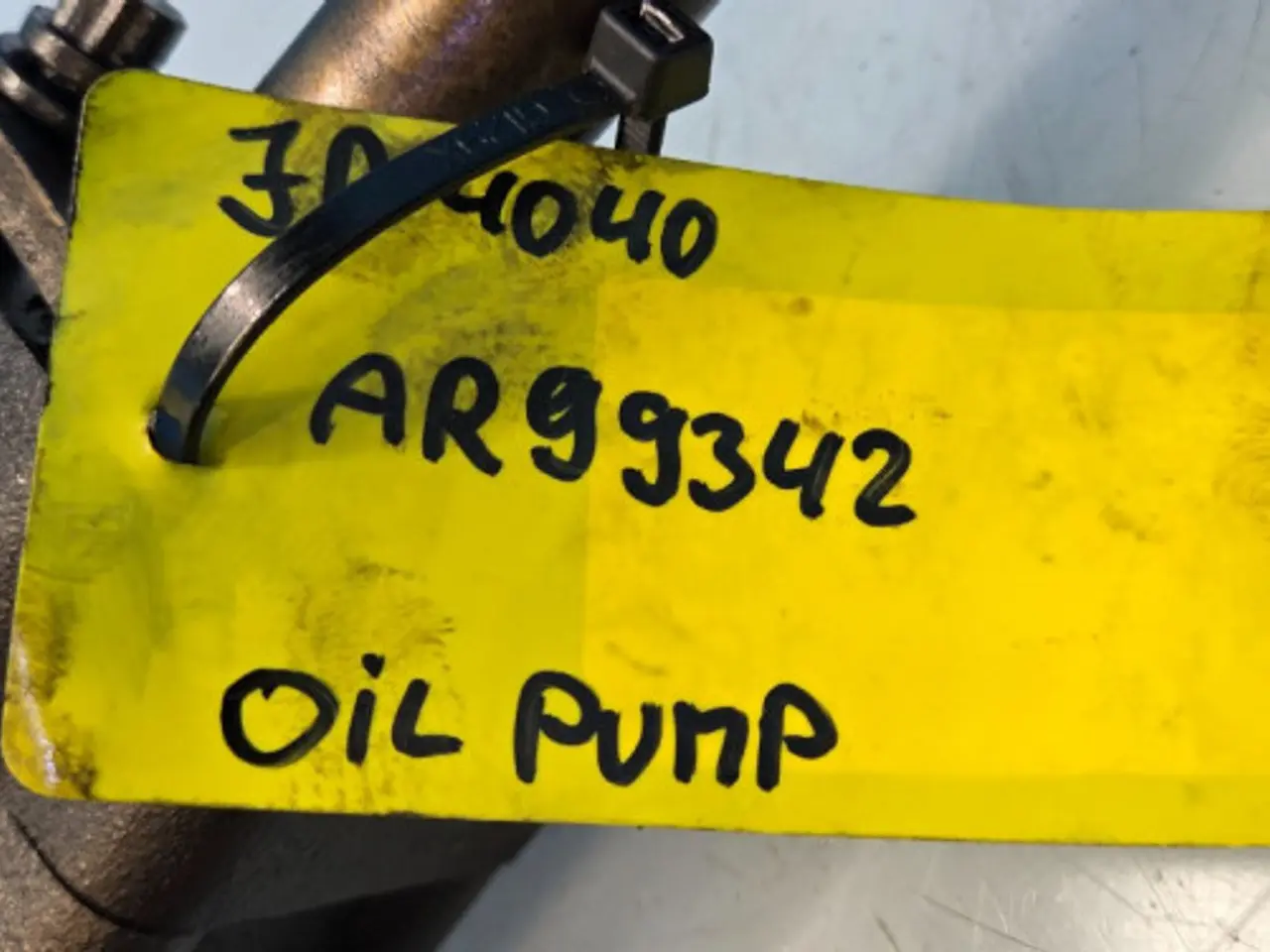 Billede 14 - John Deere 6359 Oliepumpe AR99342