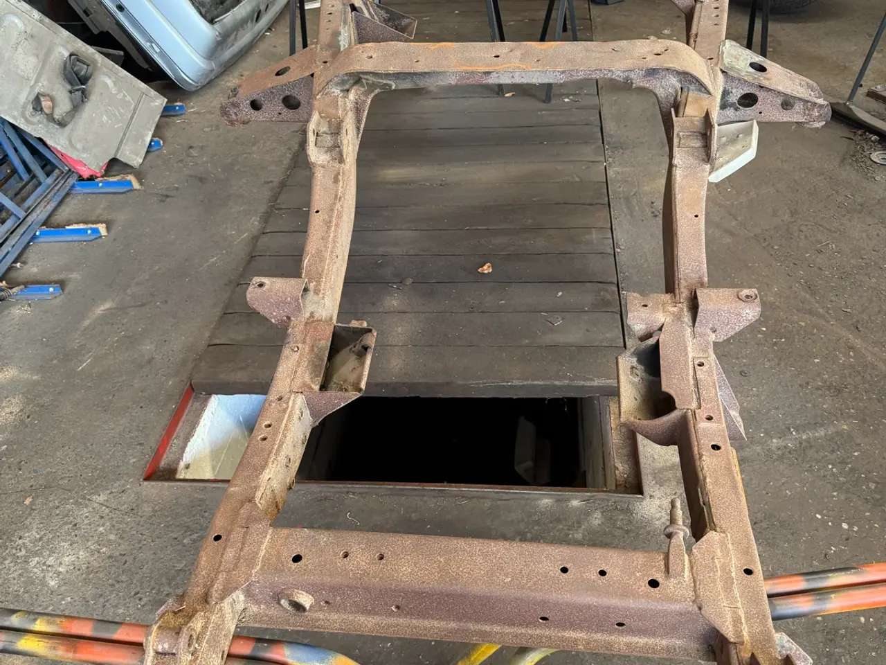 Billede 1 - Ramme til Nissan Patrol k160