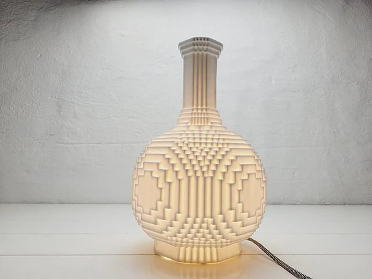 Billede 5 - Bordlampe i pixel med smukt lys