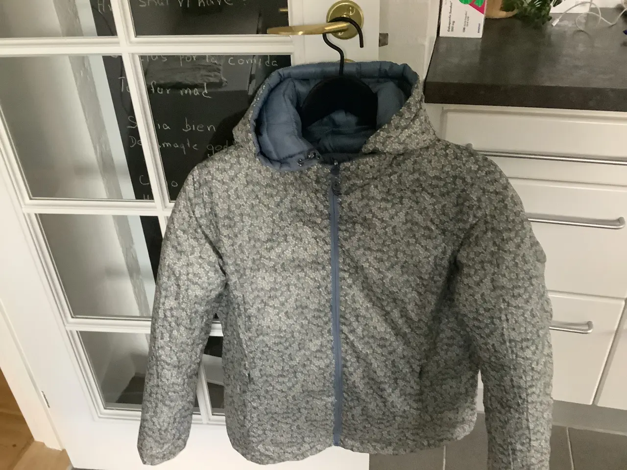 Billede 1 - Flot vendbar jakke, 2 i en - forårsjakken☀️